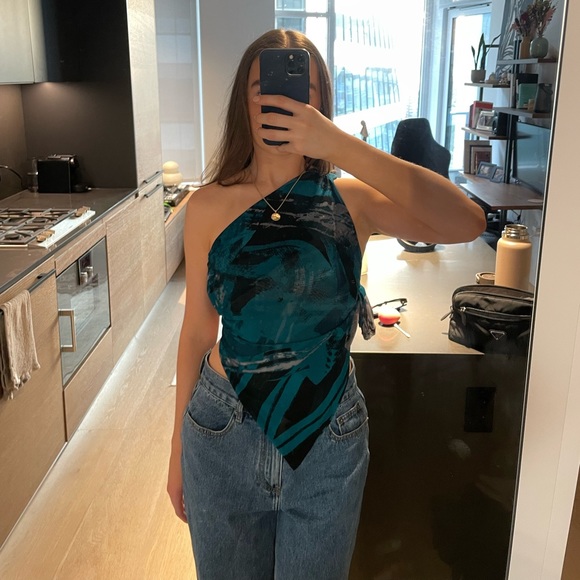 Calvin Klein Mesh Top - Picture 4 of 4